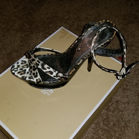 Shoes - Picture 1 of 5